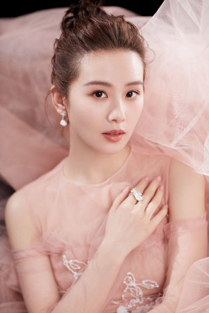 少妇撅起屁股让炮机