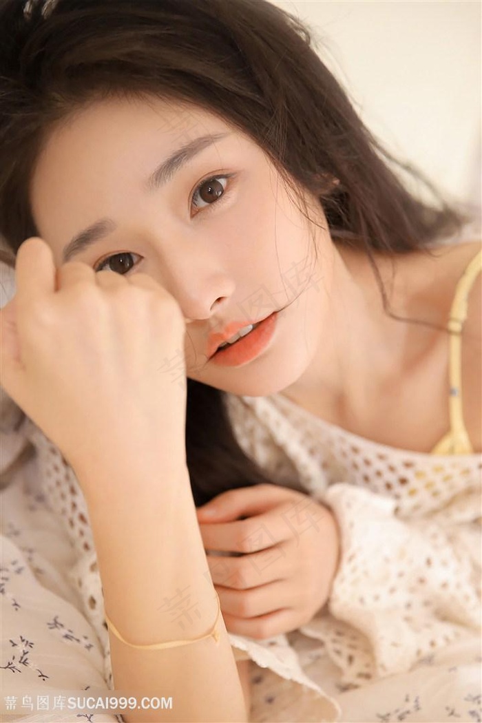 在线亚洲人成电彰