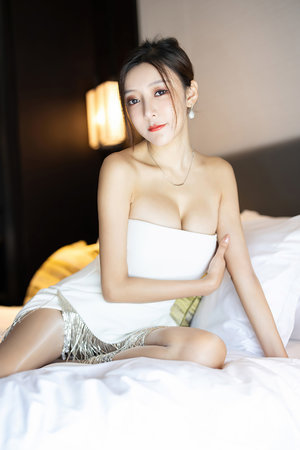 泰国最美妖后宝儿