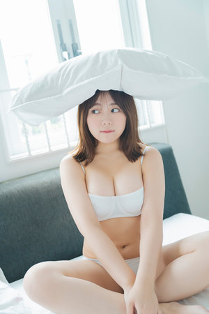 被医生绑在调教床上调教