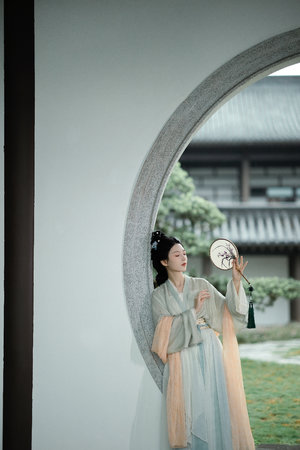 大坤坤戳进桃子有牛奶