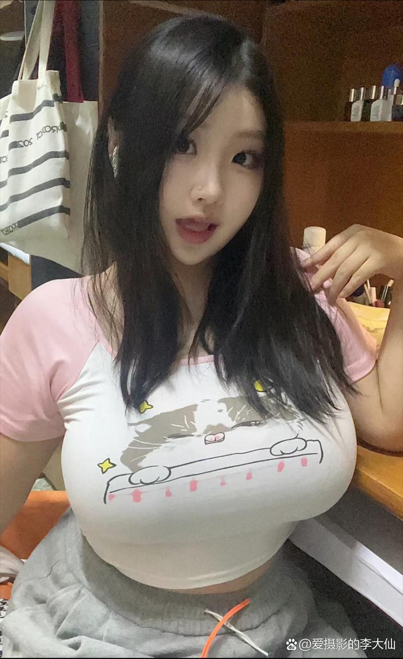 肥婆的阴道好大